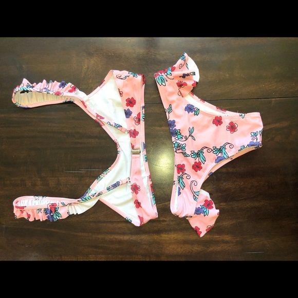 Bikini - Picture 2 of 2